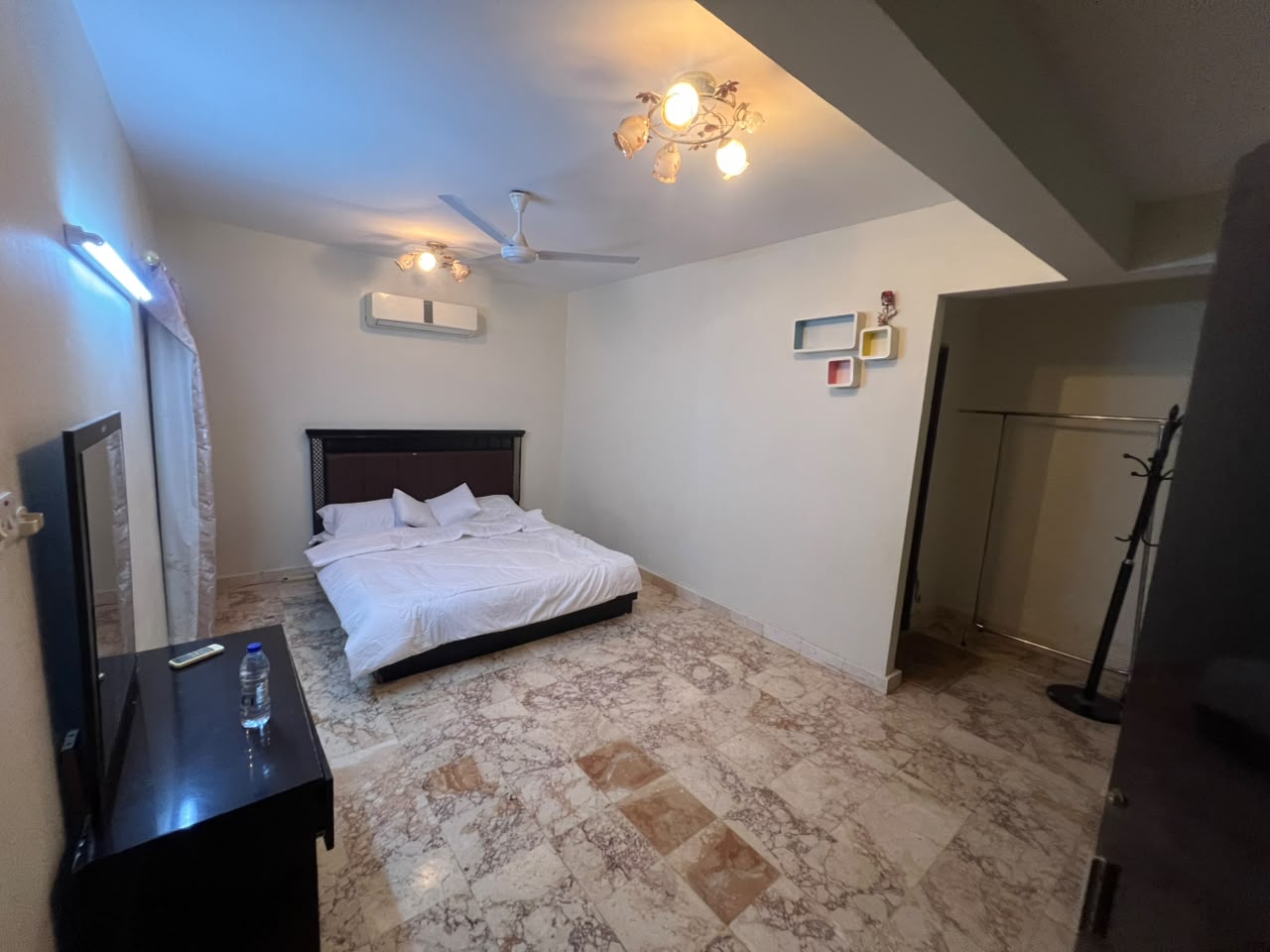 3-Bed Apartment for Rent in Maabilah South, حي العين, حي العين, Maabilah South, photo 2